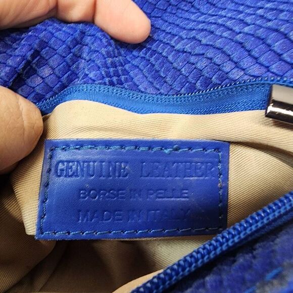 Women's Leather Gunmetal Chain Bag - Cobalt Python - Picture 5 of 9